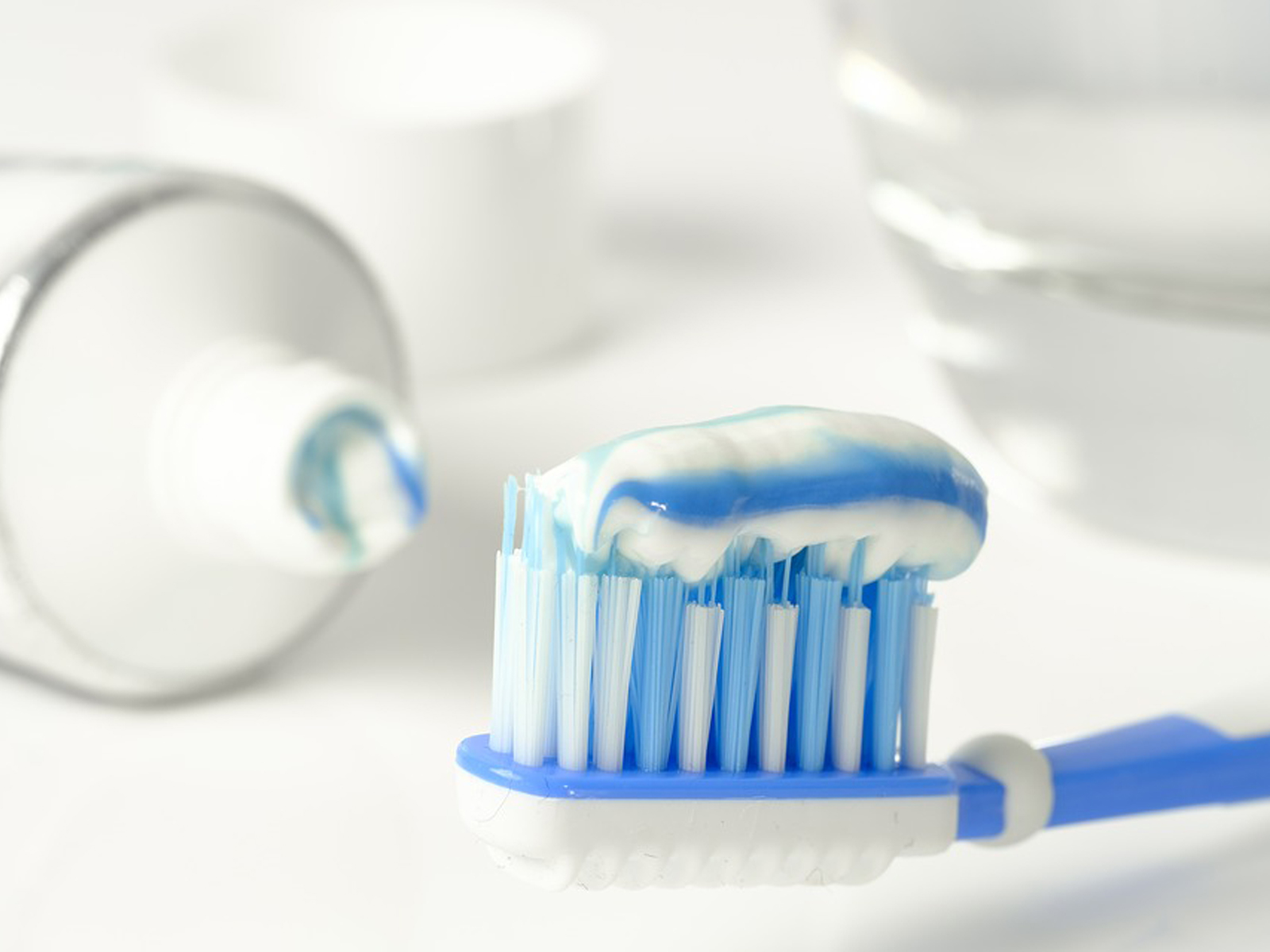 Is it okay to brush your teeth without toothpaste?